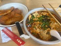 -丽丽三鲜螺蛳粉(田林路店)