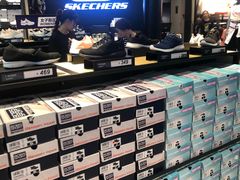 -SKECHERS 斯凯奇(上海国际时尚中心店)
