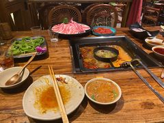 -老牌坊云南鱼豆花火锅(爱建店)