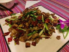 牛肝菌爆牛蛙-香巴拉云南餐厅(华莱坞店)