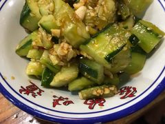 蒜泥黄瓜-三里屯土灶炖公鸡地锅鸡(江东店)