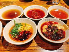 -老牌坊云南鱼豆花火锅(爱建店)