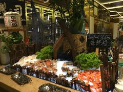 -大中华希尔顿酒店-念自助餐·嗨啤·小龙虾