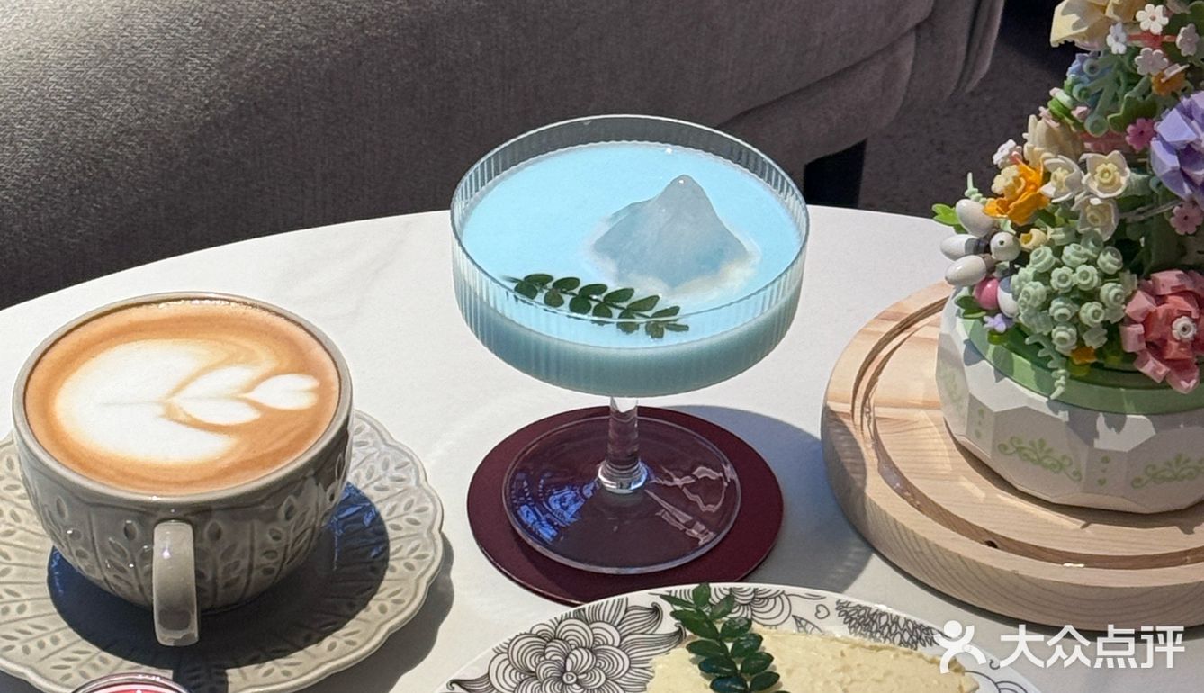 这家咖啡店☕️我能呆一下午！！！
