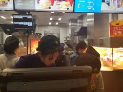 -麦当劳(轻轨曹杨路店)