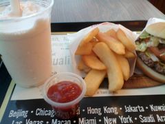 香草奶昔、大薯条、汉堡包-FATBURGER 特富客汉堡(外交公寓店)