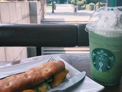 -星巴克(西安曲江银泰店)