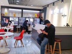 -宏宇眼镜蔡司依视路折扣店(兆佳眼镜城店)