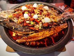 -鸣记脆皮烤鱼(三八广场店)