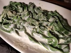招牌手工菠菜面-喜洲吧·江畔老船厂·庭院餐厅(喜临院店)