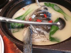 农夫山泉炖的鱼头（红烧）-7017浙菜•建德味(中财店)