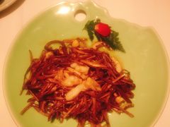 茶树菇炒鲜鱿-卯时·龙光雅宴·精致锡帮菜(惠山古镇店)