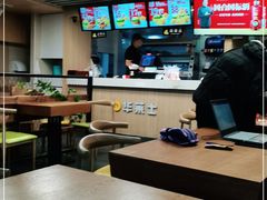 大堂-华莱士炸鸡汉堡(崇文门搜秀城店)