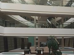 -上海滴水湖皇冠假日酒店