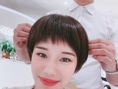 -LAQUEEN 时尚健康假发(万象城总店)