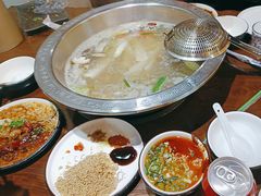 -乡土黄·鲜牛肉火锅·小龙虾(兴业街店)