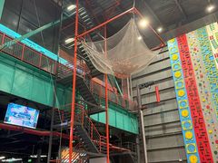 -极限PLAY运动娱乐新世界·团建派对表演休闲馆·室内高空游乐园