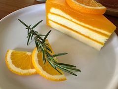 -Chom Cafe and Restaurant