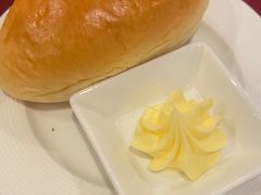 黄油面包-红房子西菜馆(淮海中路店)
