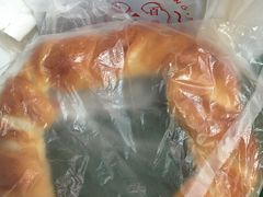 好大一个的老面包圈-昆明冠生园·蛋糕·面包(南强街店)