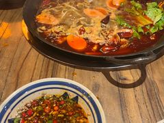 -旧街市鲜货老火锅(大光路店)