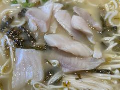 -灵芝妹子海鲜米线(劳动公园店)