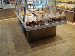 面包甜点陈列柜-沁园(新解放碑附二院店)