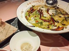 -桂二老坛酸菜鱼(三街两巷店)