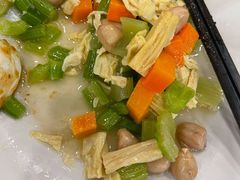芹菜腐竹花生-半亩园(奥特莱斯店)