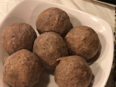 芝士包心牛丸-鲜入围煮花胶鸡海鲜火锅