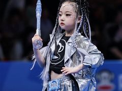 -翎秀服装模特