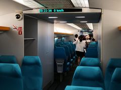 -龙阳路磁悬浮列车总站-停车场