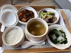 -臻儿屿月子会所(茶山店)