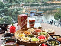 -包整·丝娃娃(甲秀楼景观店)