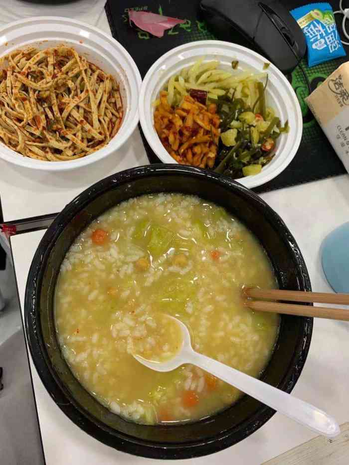 71号豆汤饭·成都小吃(桐梓林店"下午四点半点的豆汤饭,米饭结块(看