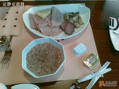 Pullman_早餐菜式-三亚亚龙湾铂尔曼别墅度假酒店