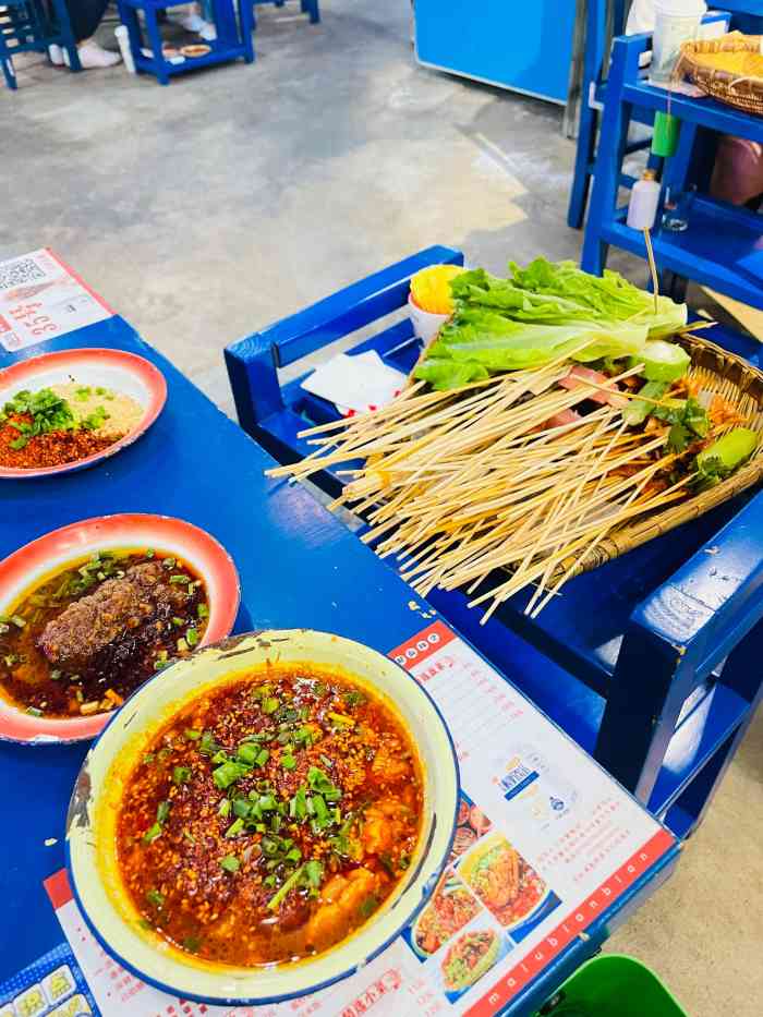 马路边边串串香广州旗舰店(天河棠下店)-"菜品非常丰富,各种肉菜和
