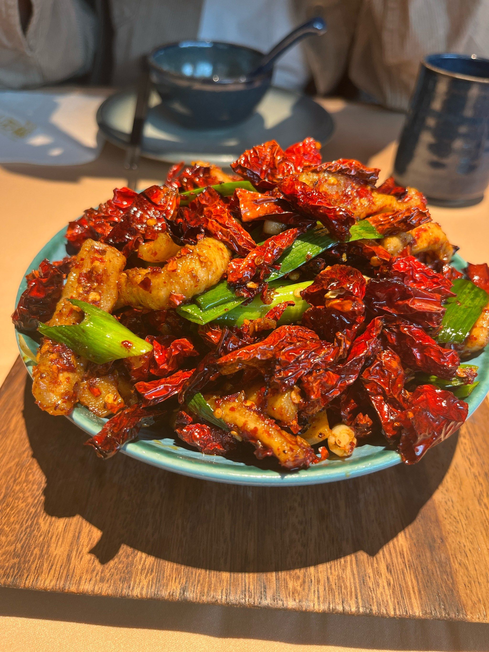 巨难排队的酸辣贵州菜山石榴