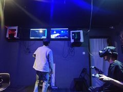 -VR 间客漫·PS电玩·虚拟现实包间游戏电竞(街道口店)