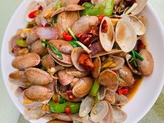 -三亚火车头万人海鲜广场