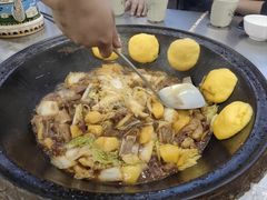 -粘豆包柴火铁锅炖