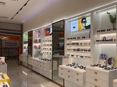 -J-Optical佳视明眼镜·蔡司视觉(青岛金茂览秀城店)