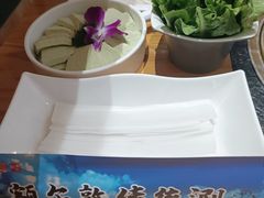 -额尔敦传统涮.冰煮羊火锅(乌兰察布体育场店)