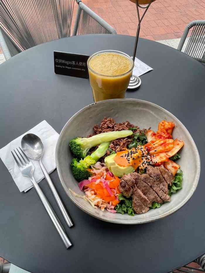 wagas沃歌斯(九六广场店)-"饮料无亮点,比星巴克多了奶昔.外面露天的.