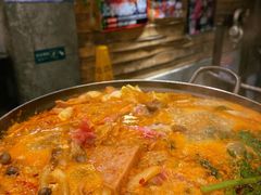 部队锅-MI WU FACTORY米屋美食工厂餐厅(绿地店)