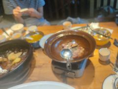 -帅巴人舅母子腊蹄民俗村