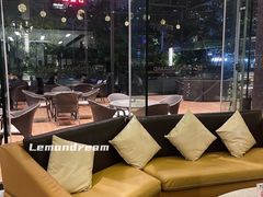 -深圳温德姆至尊酒店·大堂吧·户外花园