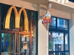 -窦店服务区-停车场