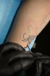 点击看大图 -冰岛刺青·手工耳饰品售卖·专业纹身