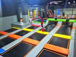 -蹦贝运动中心·蹦床·攀岩·闯关(龙岗店)
